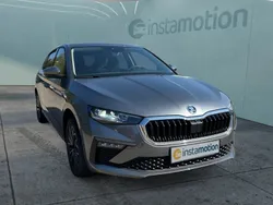 Grau Gebraucht 2025 Skoda Scala Kleinwagen | 27.490 € (Teuer)