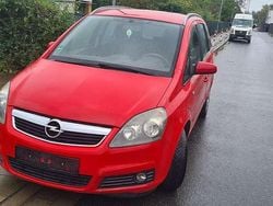 Magma rot (b) Gebraucht 2006 Opel Zafira Edition Van / Kleinbus | 1.000 € (Superpreis)