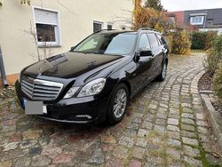 Schwarz Gebraucht 2010 Mercedes E200 Kombi | 3.800 €