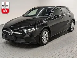 Schwarz (nachtschwarz unilack) Gebraucht 2019 Mercedes A180 Limousine | 21.980 € (Fairer Preis)
