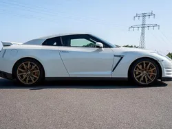 Weiß Gebraucht 2013 Nissan GT-R Black Edition Coupé | 84.749 € (Etwas zu teuer)