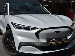Weiß Gebraucht 2023 Ford Mustang Mach-E Premium SUV | 31.990 € (Superpreis)