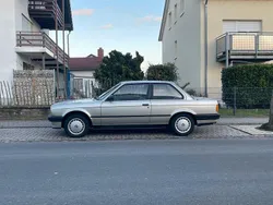 Beige Gebraucht 1990 BMW 316 Basis Coupé | 6.000 €