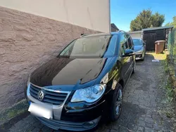 Schwarz Gebraucht 2009 VW Touran Van / Kleinbus | 6.500 € (Teuer)