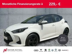 Weiß Gebraucht 2022 Toyota Yaris Hybrid Comfort Kleinwagen | 17.430 € (Guter Preis)