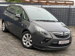 Grau Gebraucht 2016 Opel Zafira Tourer Style Van / Kleinbus | 8.400 € (Fairer Preis)