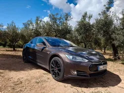 Braun Gebraucht 2014 Tesla Model S Limousine | 22.700 €
