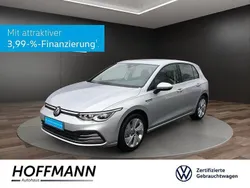 Silber Gebraucht 2023 VW Golf VIII Style Limousine | 27.650 € (Guter Preis)