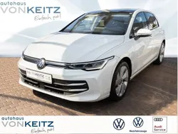 Weiss Gebraucht 2024 VW Golf VIII Life Limousine | 22.990 € (Guter Preis)