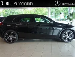 Lack kosmosschwarz Gebraucht 2024 Mercedes A220 Progressive Limousine | 35.980 € (Fairer Preis)