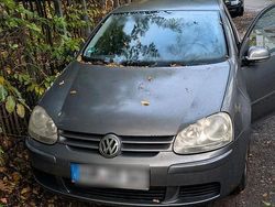 Grau Gebraucht 2005 VW Golf V Limousine | 1.200 € (Guter Preis)