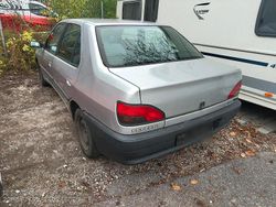 Silber Gebraucht 1996 Peugeot 306 Limousine | 1.400 €