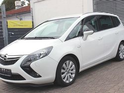 Weiß Gebraucht 2015 Opel Zafira Tourer Van / Kleinbus | 6.590 € (Guter Preis)