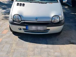 Silber Gebraucht 2000 Renault Twingo Kleinwagen | 400 €