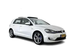 Weiß Gebraucht 2015 VW Golf VII Executive Limousine | 9.945 € (Etwas zu teuer)