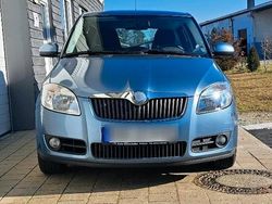 Blau Gebraucht 2009 Skoda Fabia Kleinwagen | 1.600 € (Superpreis)