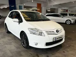 Weiß Gebraucht 2011 Toyota Auris Life Kleinwagen | 6.650 € (Teuer)