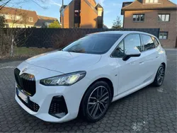Weiß Gebraucht 2022 BMW 218 Active Tourer Luxury Line Van / Kleinbus | 30.800 € (Etwas zu teuer)