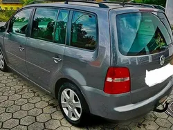 Grau Gebraucht 2006 VW Touran Highline Van / Kleinbus | 2.500 € (Fairer Preis)