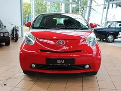 Rot Gebraucht 2009 Toyota iQ Basis Kleinwagen | 7.490 € (Fairer Preis)