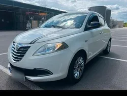 Weiß Gebraucht 2014 Lancia Ypsilon Kleinwagen | 3.599 € (Guter Preis)