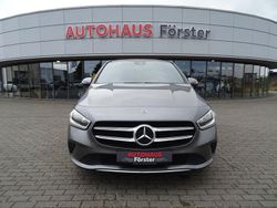 Grau Gebraucht 2019 Mercedes B180 Van / Kleinbus | 21.890 € (Fairer Preis)