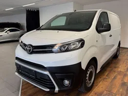 Weiß Gebraucht 2022 Toyota Proace Van | 21.980 € (Guter Preis)
