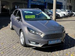 Grau Gebraucht 2015 Ford Focus Titanium Limousine | 8.900 € (Fairer Preis)