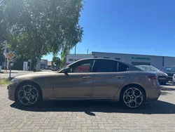 Grau Gebraucht 2020 Alfa Romeo Giulia Super Limousine | 20.824 € (Fairer Preis)
