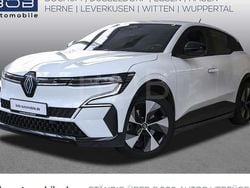 Weiß Gebraucht 2022 Renault Mégane Evolution Limousine | 27.777 € (Etwas zu teuer)