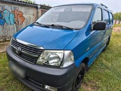 Blau Gebraucht 2010 Toyota HiAce Van / Kleinbus | 12.450 € (Teuer)