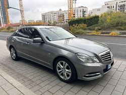 Grau Gebraucht 2012 Mercedes E220 Avantgarde Limousine | 7.800 € (Fairer Preis)