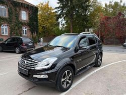 Schwarz Gebraucht 2016 Ssangyong (KGM) Rexton Sapphire SUV | 16.999 €