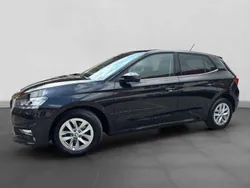 Schwarzmagic perleffekt Gebraucht 2023 Skoda Fabia Style Kleinwagen | 21.400 € (Fairer Preis)