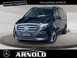Schwarz (obsidianschwarz) Gebraucht 2024 Mercedes Vito Van / Kleinbus | 62.800 €