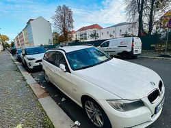 Weiß Gebraucht 2012 BMW 318 Kombi | 6.799 €