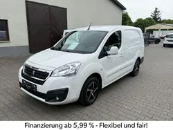 Weiß Gebraucht 2017 Peugeot Partner Van / Kleinbus | 8.990 € (Fairer Preis)