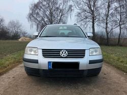 Silber Gebraucht 2004 VW Passat Kombi | 1.000 €