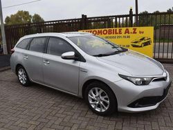 Silber Gebraucht 2018 Toyota Auris Hybrid Business Edition Kombi | 11.999 € (Fairer Preis)