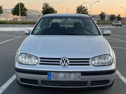 Silber Gebraucht 2002 VW Golf IV Kleinwagen | 2.200 € (Etwas zu teuer)