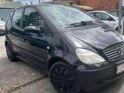 Schwarz Gebraucht 2001 Mercedes A140 Classic Limousine | 700 € (Guter Preis)