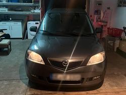 Blau Gebraucht 2004 Mazda 2 Kleinwagen | 2.300 € (Fairer Preis)