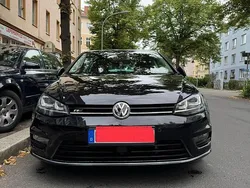 Schwarz Gebraucht 2016 VW Golf VII R-line Limousine | 13.950 € (Guter Preis)