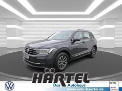 Uranograu (grey), solid Gebraucht 2021 VW Tiguan Life SUV | 24.800 € (Fairer Preis)