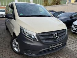 Grau Gebraucht 2018 Mercedes Vito Kombi | 29.900 €