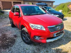 Rot Gebraucht 2012 Toyota RAV4 Travel SUV | 8.900 € (Guter Preis)