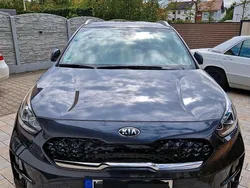 Grau Gebraucht 2020 Kia Niro SUV | 22.800 € (Etwas zu teuer)