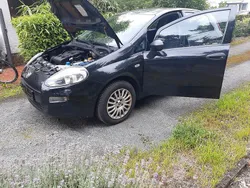 Schwarz Gebraucht 2016 Fiat Grande Punto Kleinwagen | 3.500 € (Fairer Preis)