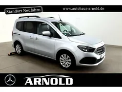 Helvinsilber (metallic) Gebraucht 2024 Mercedes 180 Limousine | 25.889 € (Guter Preis)