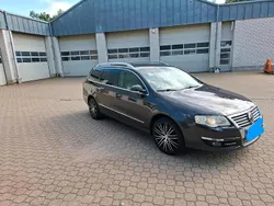 Braun Gebraucht 2010 VW Passat Kombi | 2.399 € (Guter Preis)